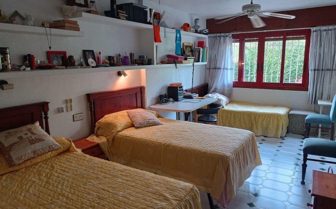 Resale - Villa -
Orihuela Costa - Campoamor