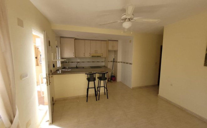 Revente - Bungalow -
San Miguel de Salinas - Inland