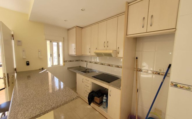 Revente - Bungalow -
San Miguel de Salinas - Inland