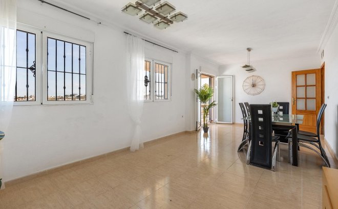 Resale - Villa -
Rojales - Campo De Golf La Marquesa