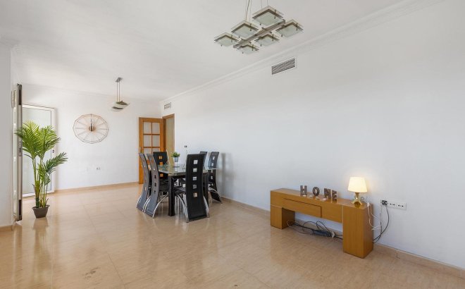 Resale - Villa -
Rojales - Campo De Golf La Marquesa