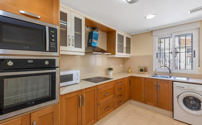 Resale - Villa -
Rojales - Campo De Golf La Marquesa