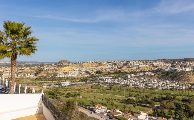 Resale - Villa -
Rojales - Campo De Golf La Marquesa