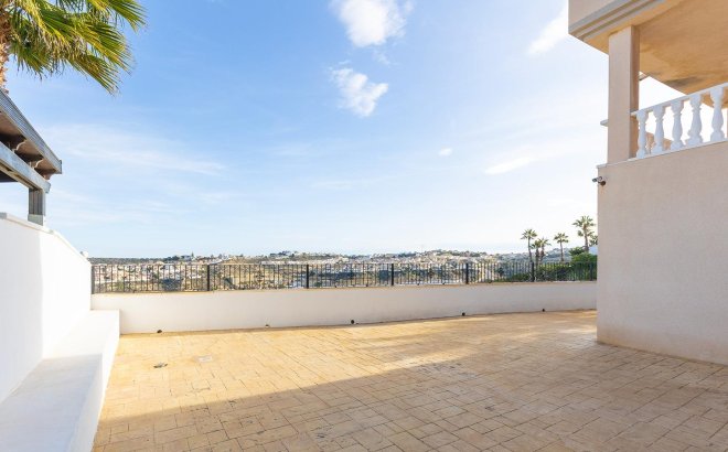 Resale - Villa -
Rojales - Campo De Golf La Marquesa