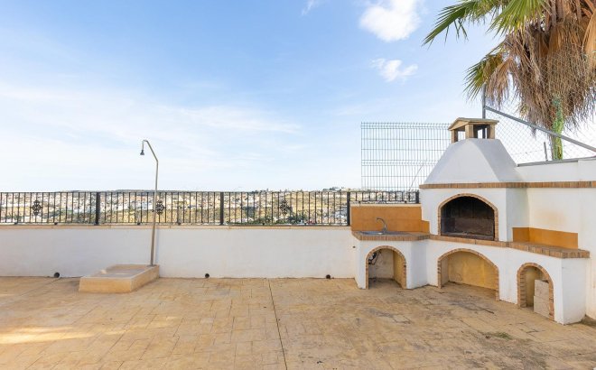 Resale - Villa -
Rojales - Campo De Golf La Marquesa