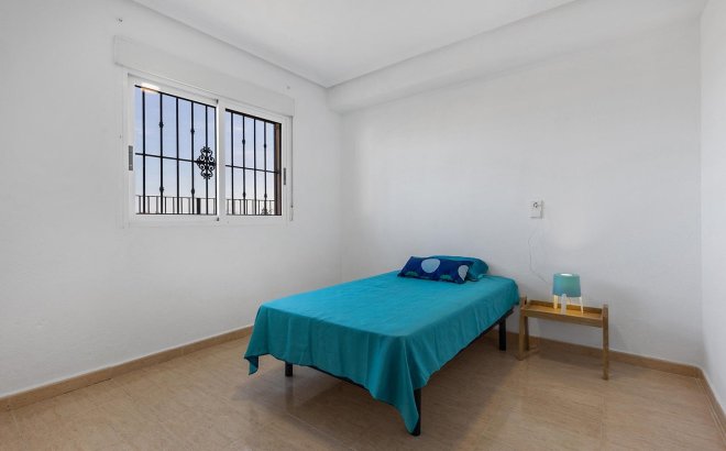 Resale - Villa -
Rojales - Campo De Golf La Marquesa