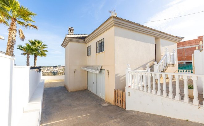 Resale - Villa -
Rojales - Campo De Golf La Marquesa