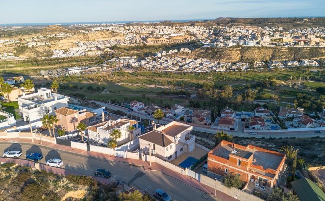 Resale - Villa -
Rojales - Campo De Golf La Marquesa