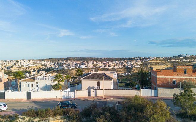 Resale - Villa -
Rojales - Campo De Golf La Marquesa