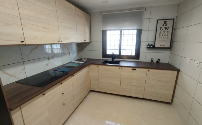 Resale - Town House -
San Miguel de Salinas - Inland