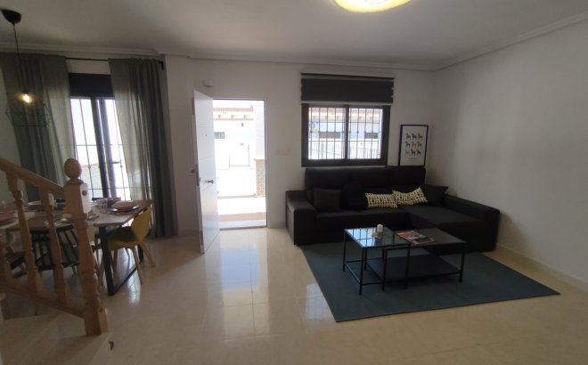 Resale - Town House -
San Miguel de Salinas - Inland