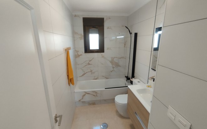 Resale - Town House -
San Miguel de Salinas - Inland