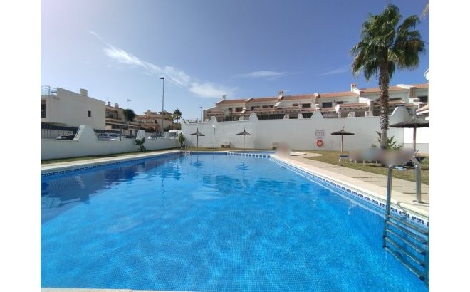 Resale - Town House -
San Miguel de Salinas - Inland