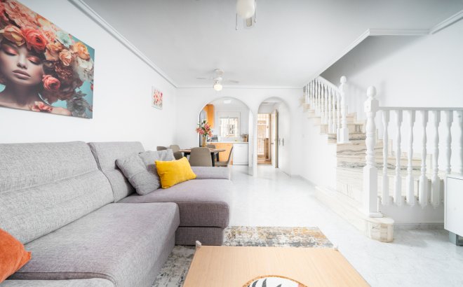 Resale - Town House -
Orihuela Costa - Los Almendros - La Florida