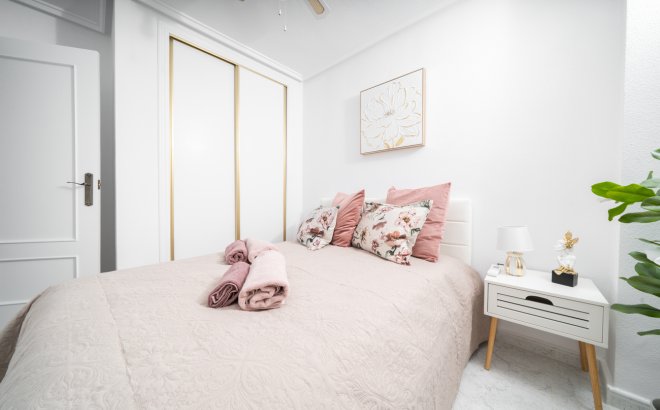 Resale - Town House -
Orihuela Costa - Los Almendros - La Florida