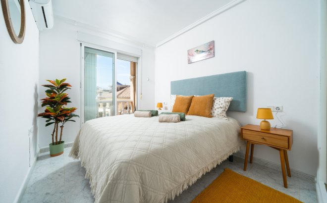 Resale - Town House -
Orihuela Costa - Los Almendros - La Florida