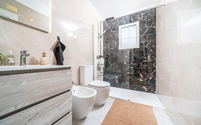 Resale - Town House -
Orihuela Costa - Los Almendros - La Florida