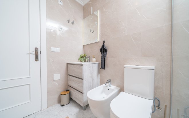 Resale - Town House -
Orihuela Costa - Los Almendros - La Florida