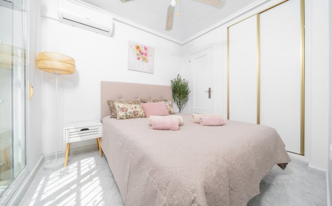 Resale - Town House -
Orihuela Costa - Los Almendros - La Florida