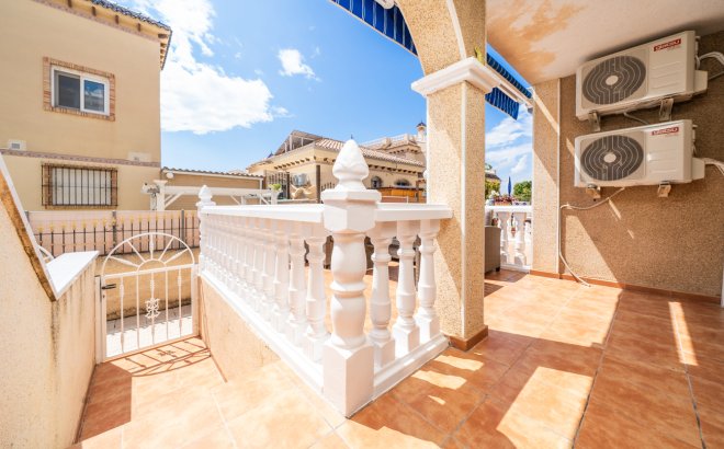 Resale - Town House -
Orihuela Costa - Los Almendros - La Florida