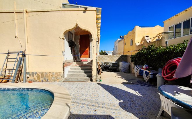 Resale - Town House -
San Miguel de Salinas - Inland