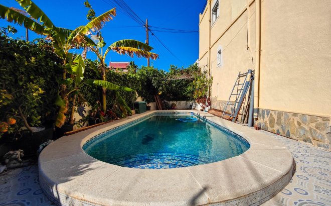 Resale - Town House -
San Miguel de Salinas - Inland