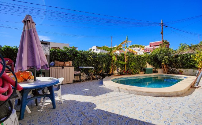 Resale - Town House -
San Miguel de Salinas - Inland