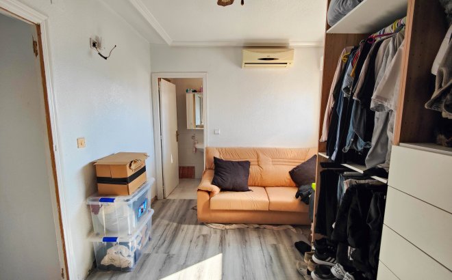 Resale - Town House -
San Miguel de Salinas - Inland