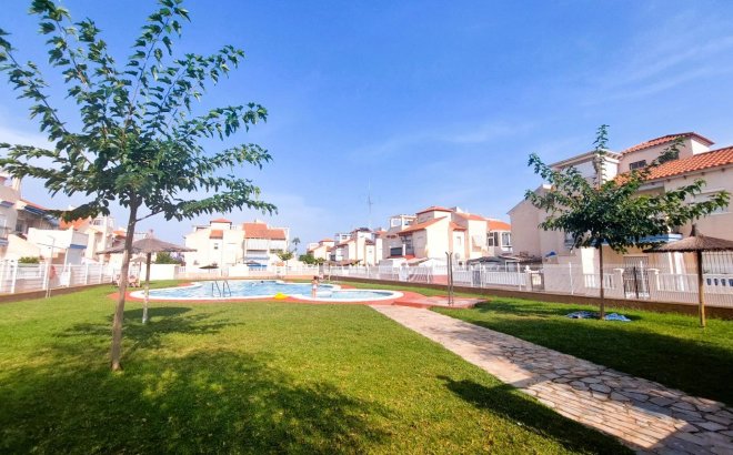 Resale - Bungalow -
Orihuela Costa - Costa Blanca