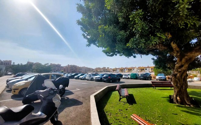 Resale - Bungalow -
Orihuela Costa - Costa Blanca