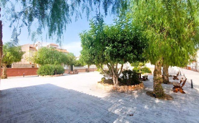 Resale - Bungalow -
Orihuela Costa - Costa Blanca