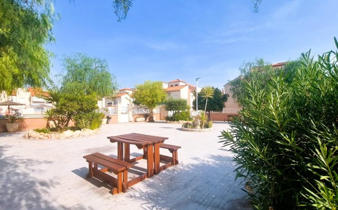 Resale - Bungalow -
Orihuela Costa - Costa Blanca