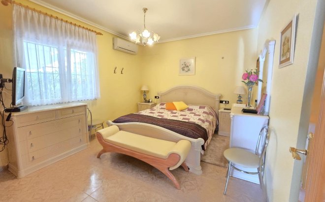 Revente - Villa -
Orihuela Costa - Playa Flamenca