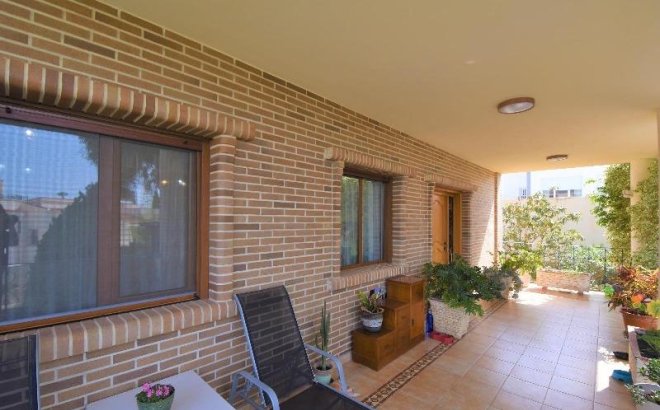 Resale - Villa -
Ciudad Quesada