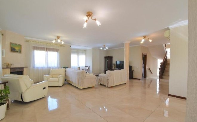 Resale - Villa -
Ciudad Quesada