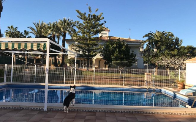 Resale - Villa -
Orihuela Costa - Costa Blanca