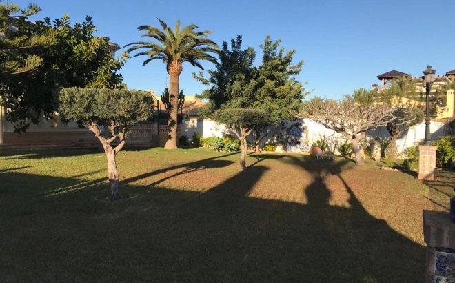 Resale - Villa -
Orihuela Costa - Costa Blanca