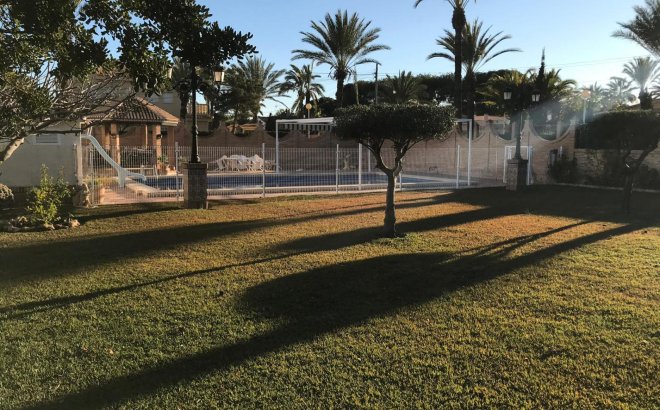 Resale - Villa -
Orihuela Costa - Costa Blanca