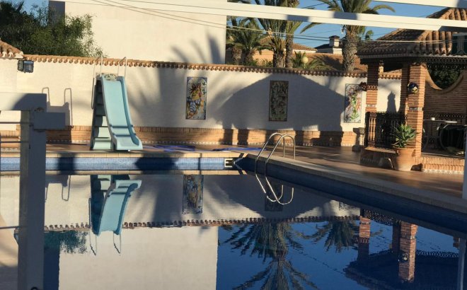 Resale - Villa -
Orihuela Costa - Costa Blanca