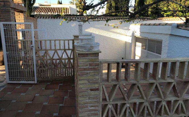 Resale - Villa -
Orihuela Costa - Costa Blanca