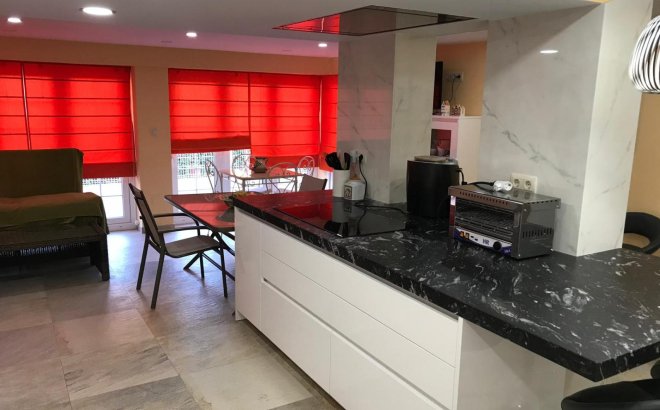 Resale - Villa -
Orihuela Costa - Costa Blanca