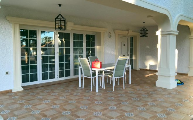 Resale - Villa -
Orihuela Costa - Costa Blanca