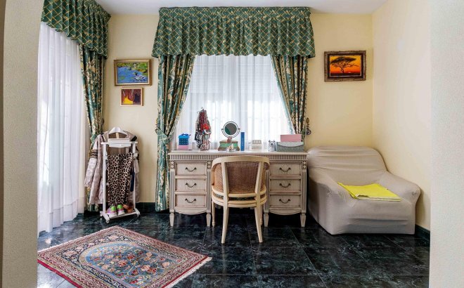 Resale - Villa -
Cabo Roig - Muy Cerca De La Playa