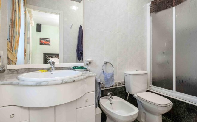 Resale - Villa -
Cabo Roig - Muy Cerca De La Playa