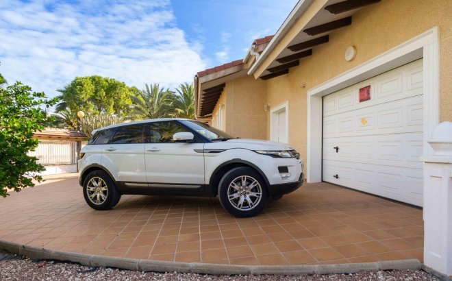 Resale - Villa -
Cabo Roig - Muy Cerca De La Playa