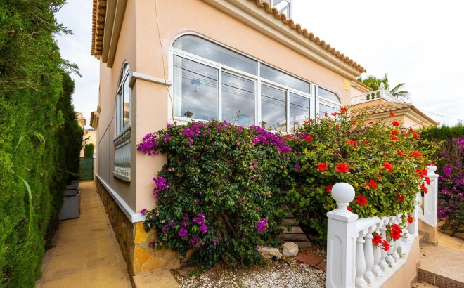 Resale - Villa -
Orihuela Costa - Villamartín-las Filipinas