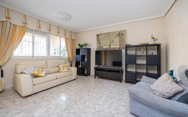 Resale - Villa -
Orihuela Costa - Villamartín-las Filipinas