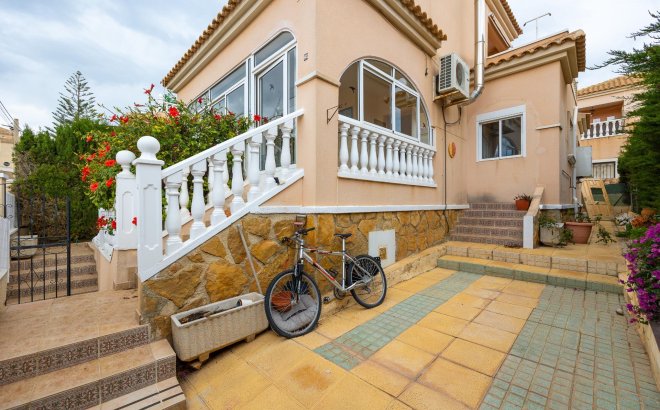 Resale - Villa -
Orihuela Costa - Villamartín-las Filipinas