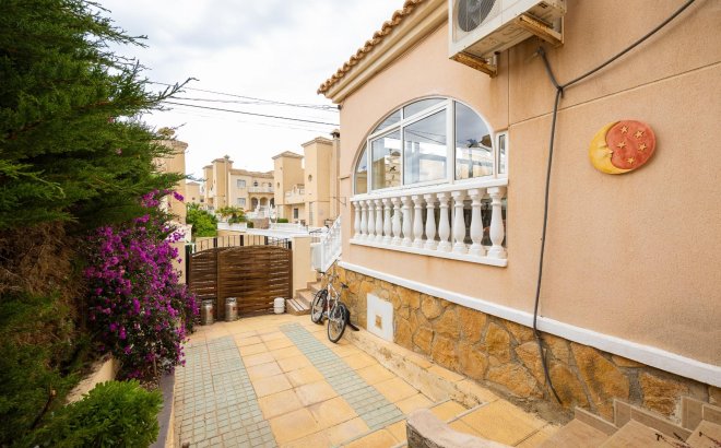 Resale - Villa -
Orihuela Costa - Villamartín-las Filipinas
