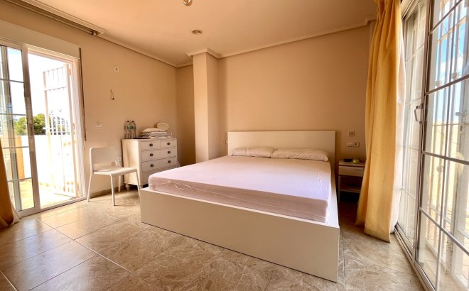 Resale - Villa -
La Zenia - Costa Blanca